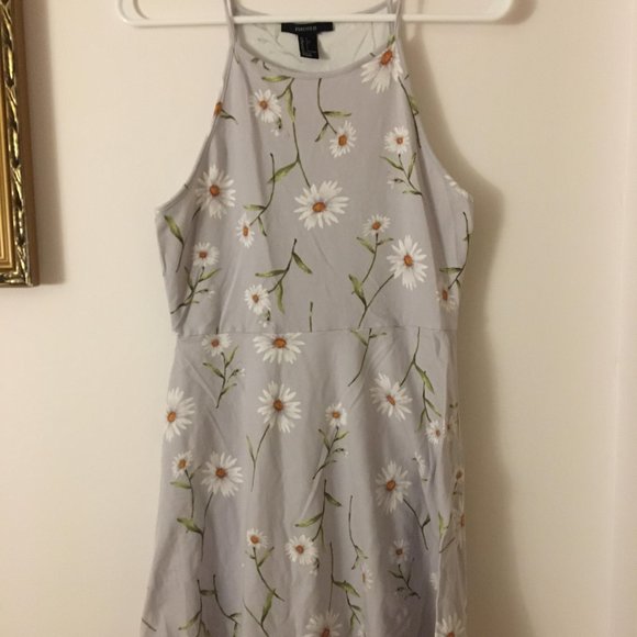 Pretty Grey Daisy Floral Halter Style Summer Dress - Picture 6 of 7